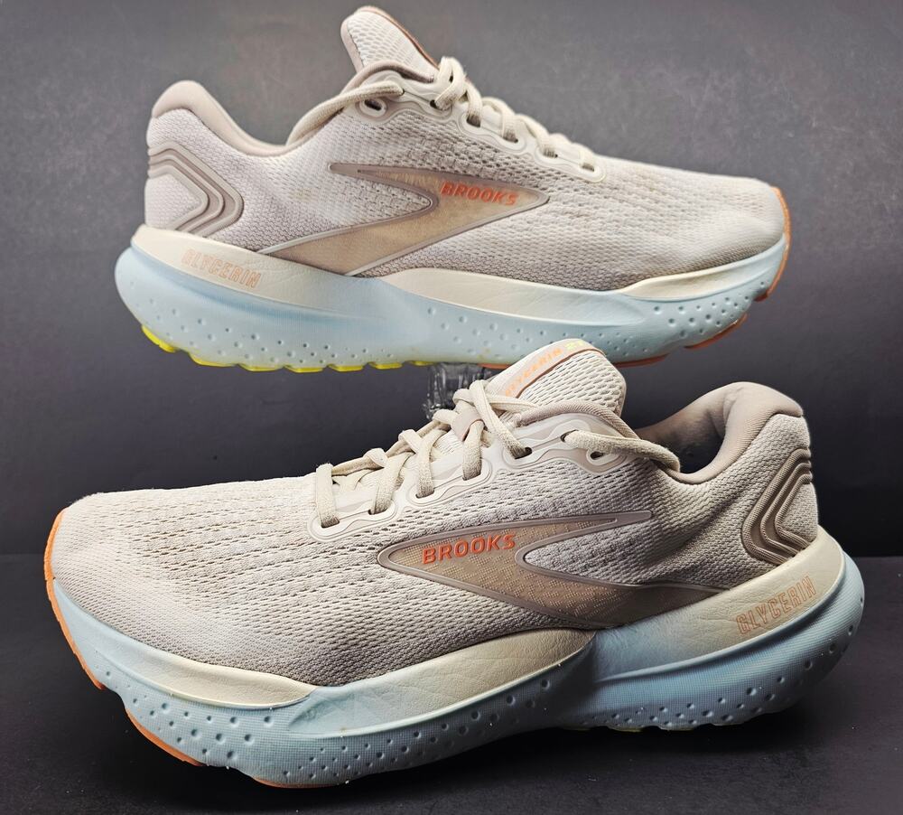 Brooks Women 11 Comfy footwear //